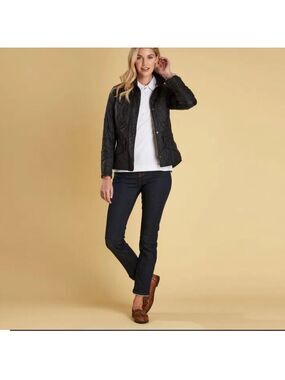 Barbour Flyweight Cavalry Quiet Luxury Quilted Minimalist Classic Jacket Size 4